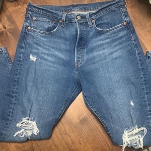 Levi’s 501 distressed skinny